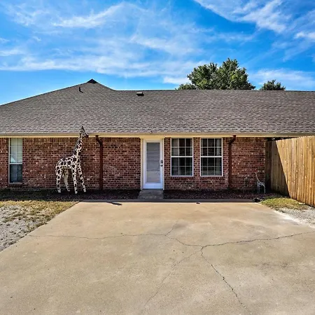 Granbury Studio - 10 Mins From Town And The Lake!